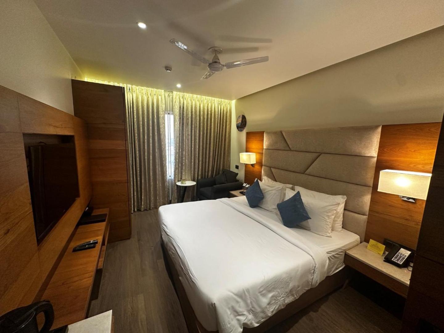 The Glory Suites Near Igi Airport นิวเดลี ภายนอก รูปภาพ