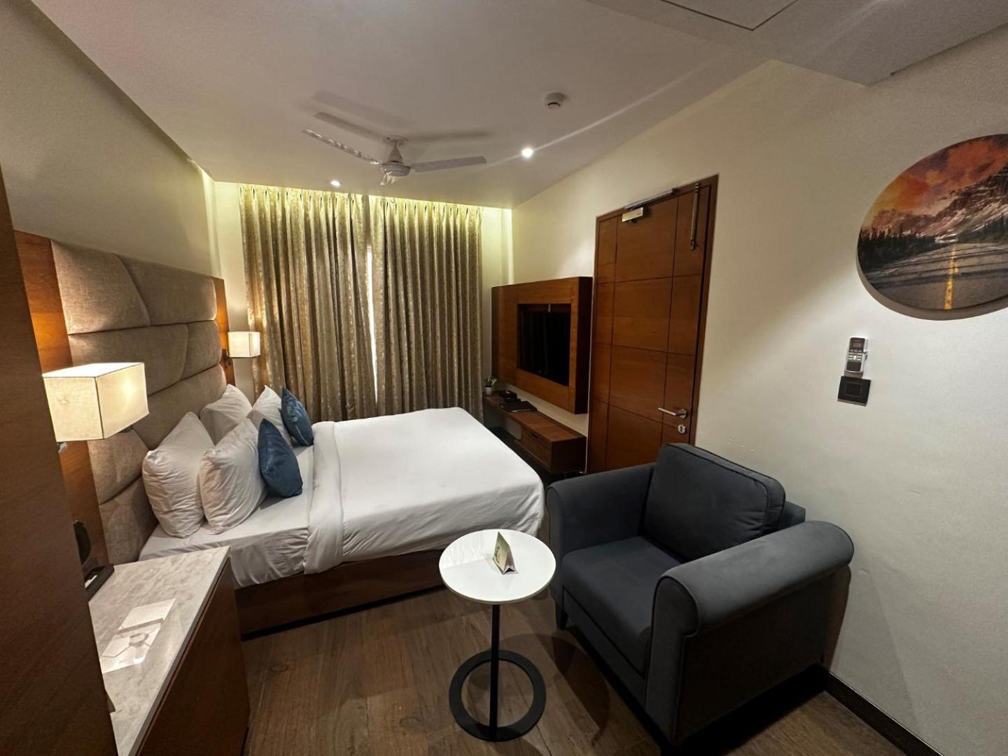 The Glory Suites Near Igi Airport นิวเดลี ภายนอก รูปภาพ